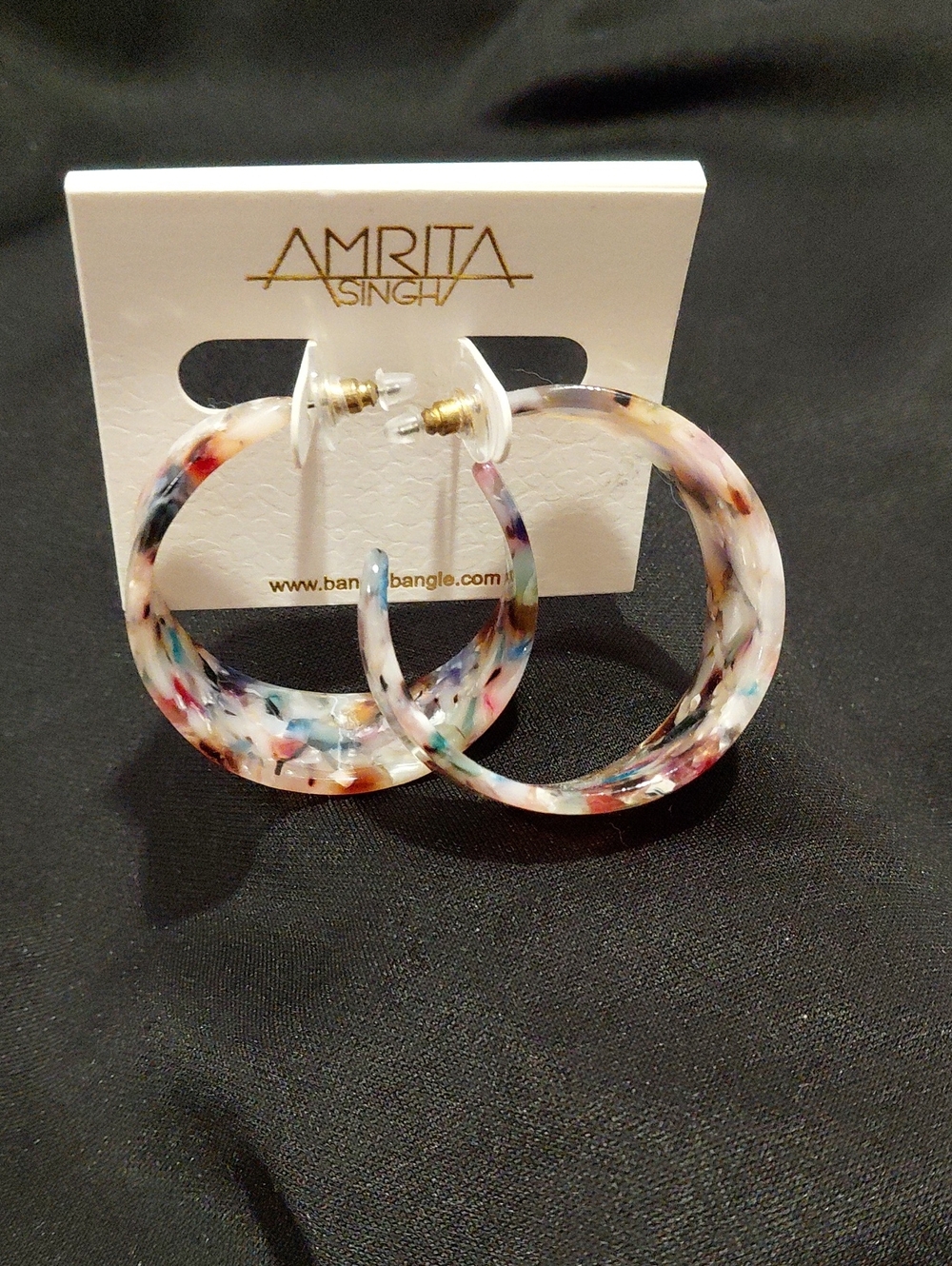 AMRITA SINGH HOOP EARRINGS - Picture 6 of 6
